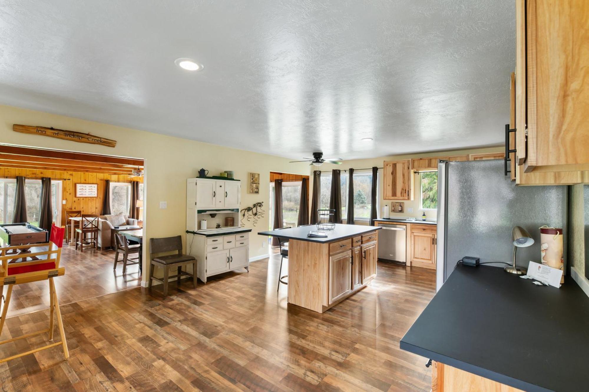 Indian Creek Lodge Douglas City 外观 照片